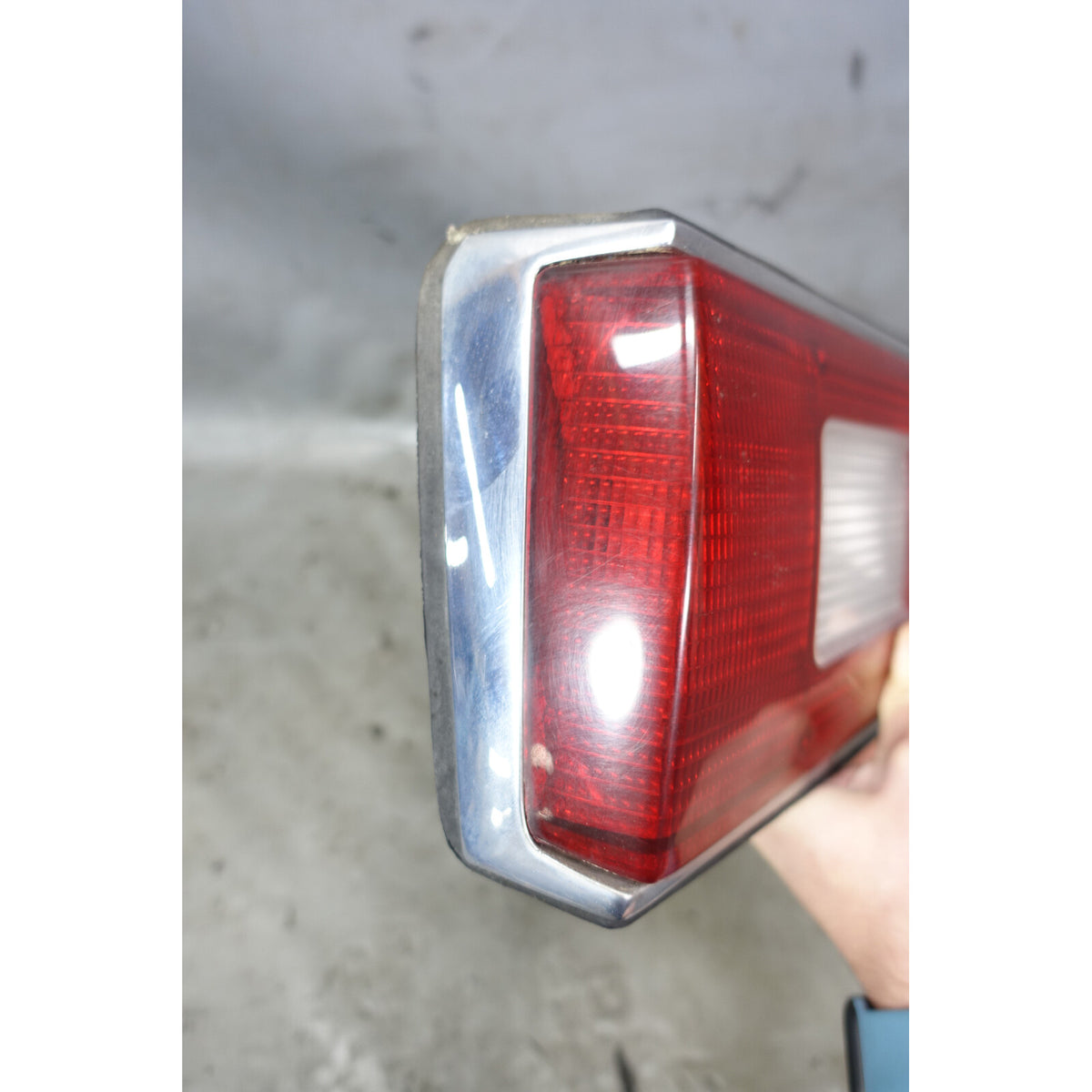 Damaged 78-87 BMW E23 7-Series Factory Right Passenger Rear Tail Light Lamp OEM
