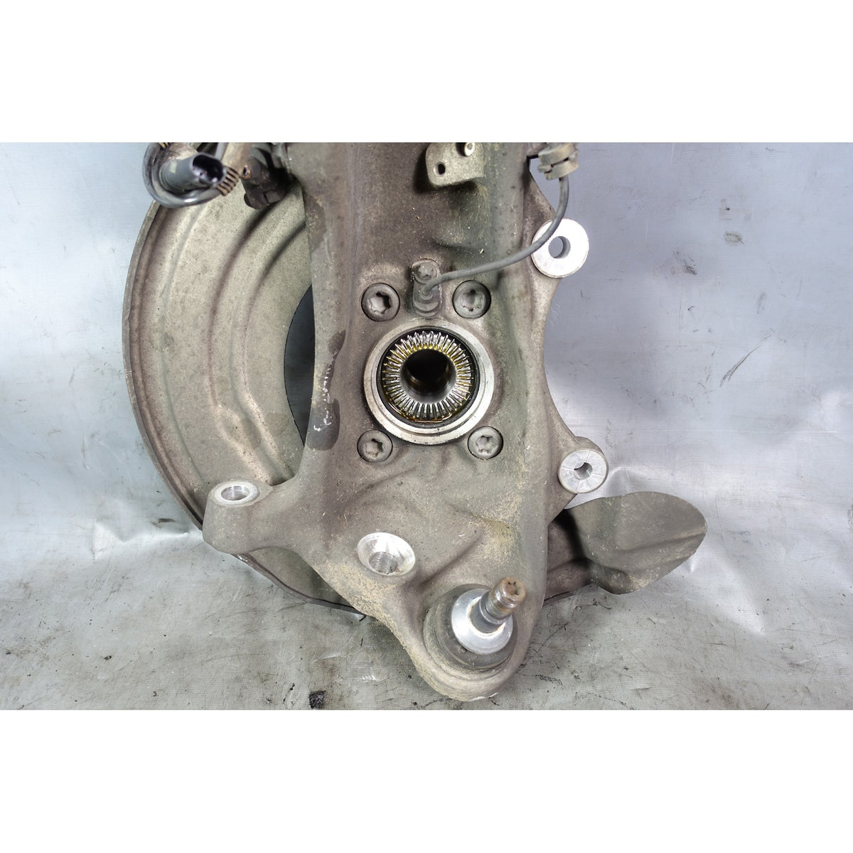 17-23 BMW G30 530Xi 540Xi G15 xDrive Right Front Wheel Hub Carrier Knuckle OEM