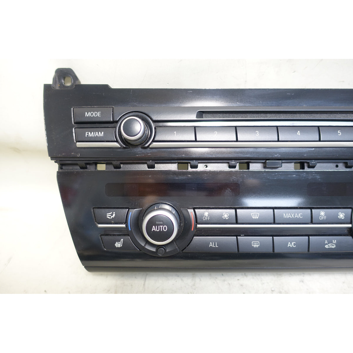 Damaged 11-16 BMW F10 5-Series Automatic Climate Control w Radio Head Unit
