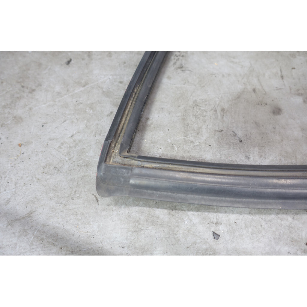 1988-1991 BMW E30 Coupe Sedan Rear Windshield Window Seal Weatherstripping