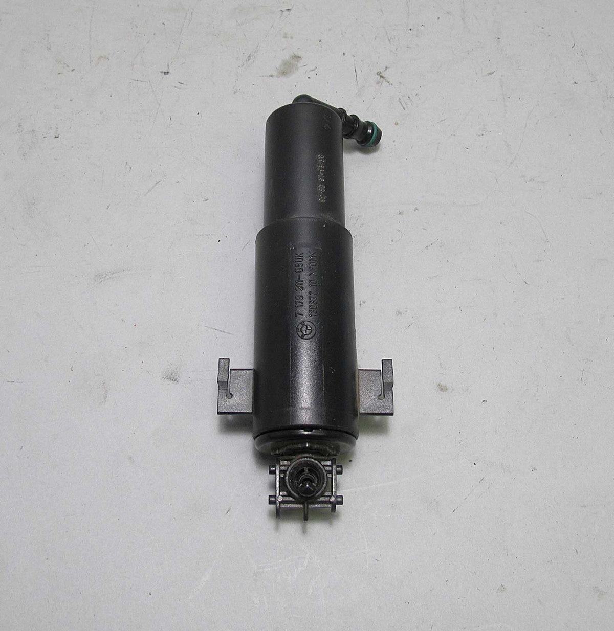 BMW E90 E92 3-Series Headlight Washer System Nozzle Sprayer 2006-2012 OEM USED