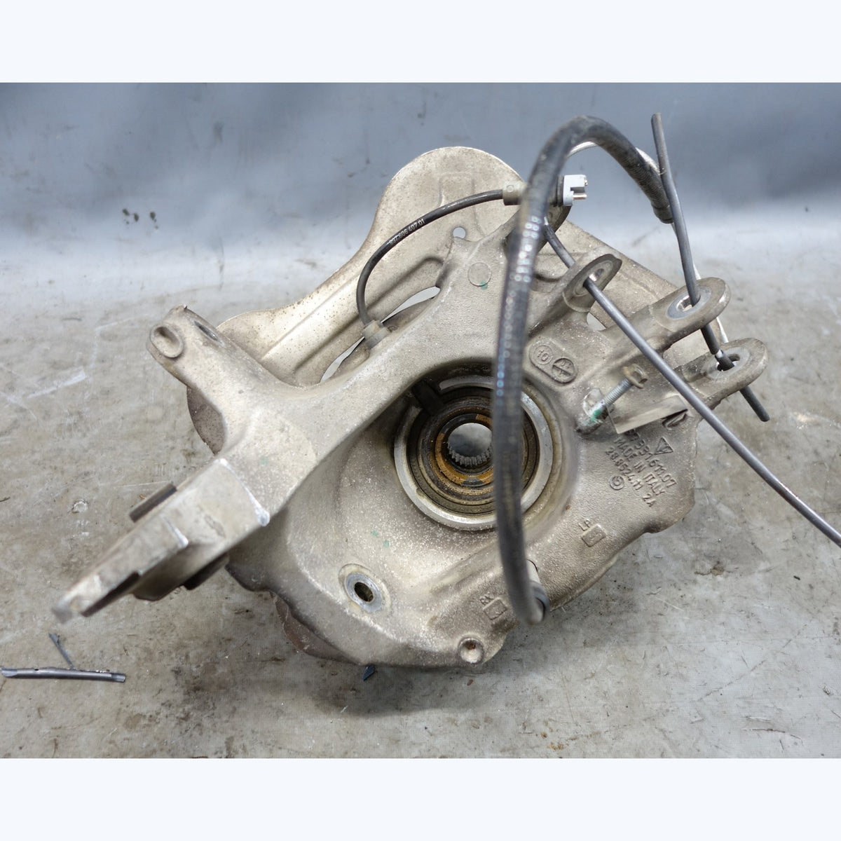 2010-2012 Porsche 997 911 GTS Rear Left Wheel Hub Carrier w/ Center Lock OEM