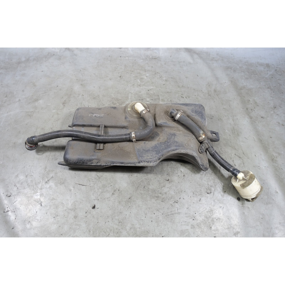 BMW E39 5-Series E38 Evaporative Fuel Emissions Expansion Tank 1998-2003 OEM