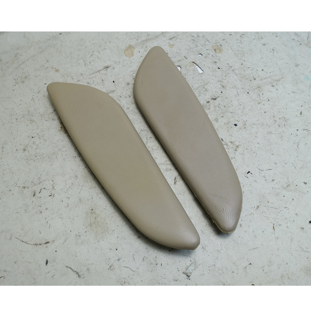 Damaged 03-08 BMW Z4 E85 E86 Front Console Knee Pad Trim Pair Beige Leather OEM