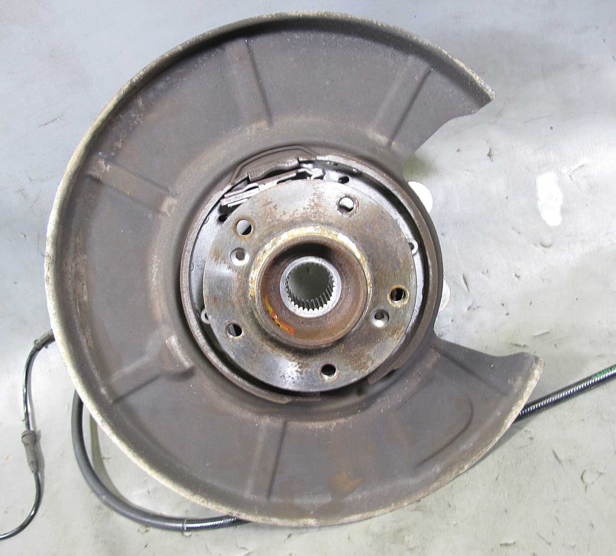 BMW E63 E64 M6 Left Rear Wheel Hub Carrier Bearing Assembly 2007-2010 USED OEM