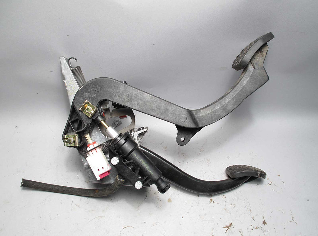 2001-2002 BMW Z3 5-Speed Clutch Pedal Box with Master Cylinder Factory OEM