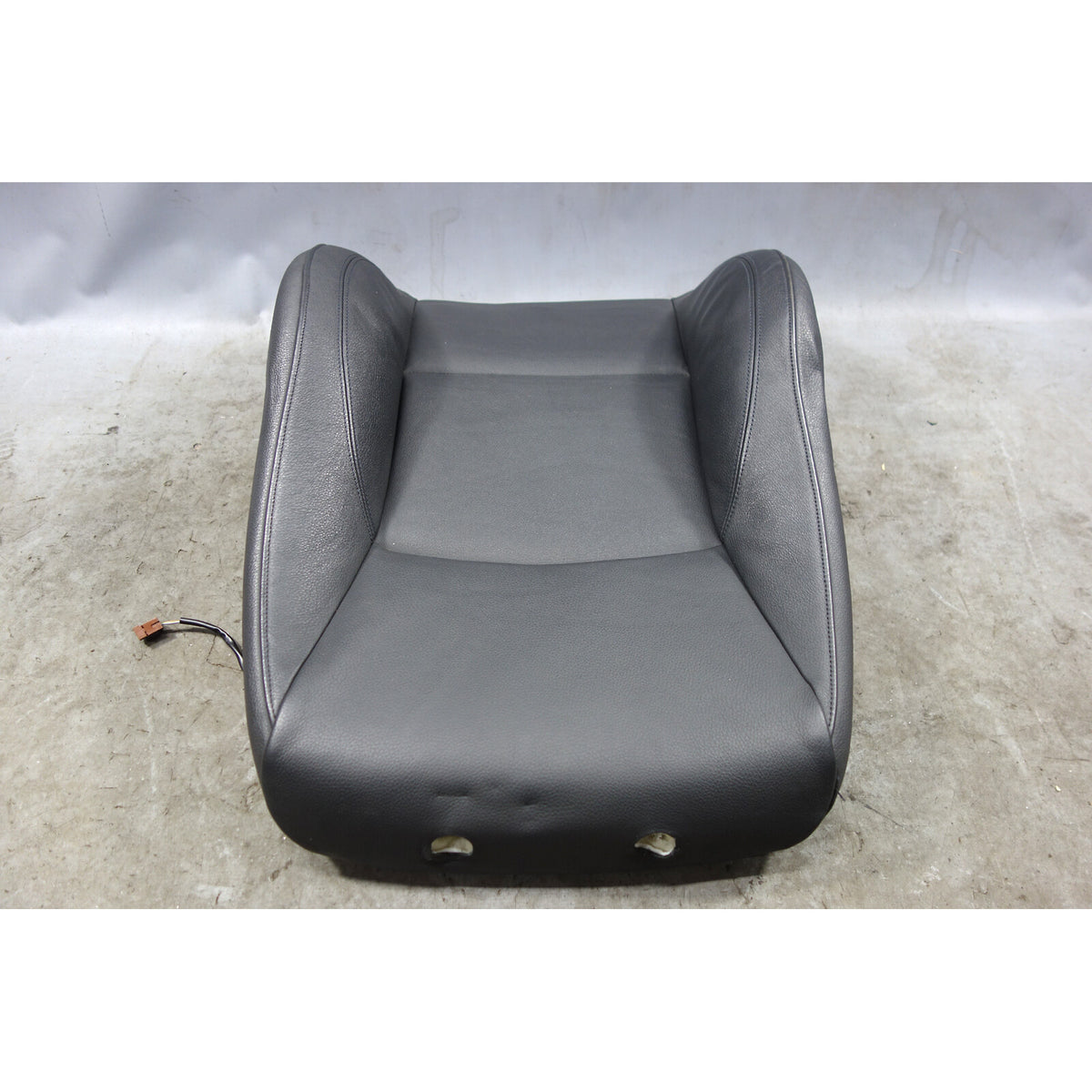2006-2008 BMW E90 E91 Front Right Sport Seat Back Black Dakota Leather OEM USED