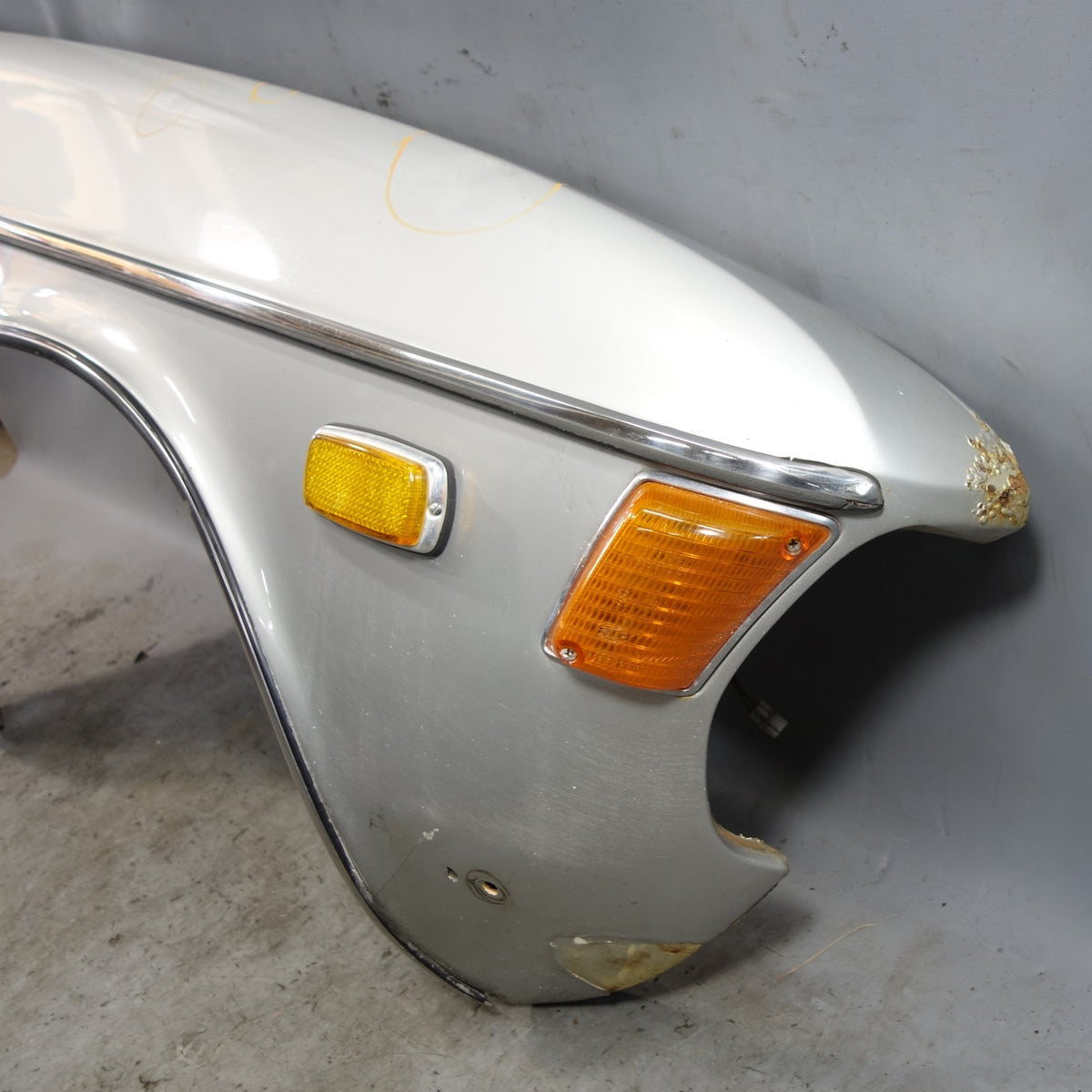 Damaged 69-76 BMW E3 3.0 2800 Sedan Front Right Fender Panel Silver OEM
