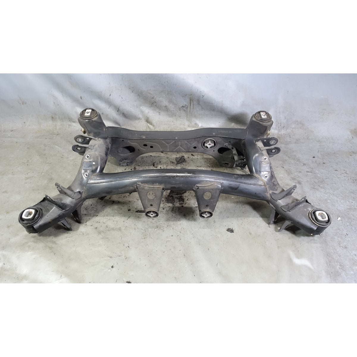 Damaged 12-19 BMW F30 3-Series F31 Rear Sub Frame Axle Carrier Cradle Mount OEM