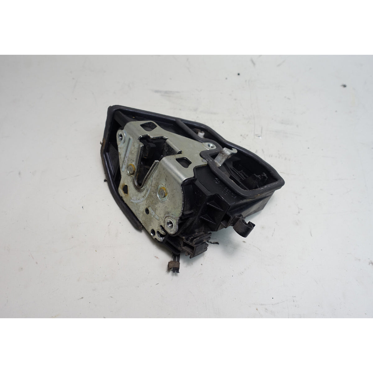 2009-2013 BMW E70 X5 E71 X6 SAV Left Front Driver's Door Lock Latch OEM