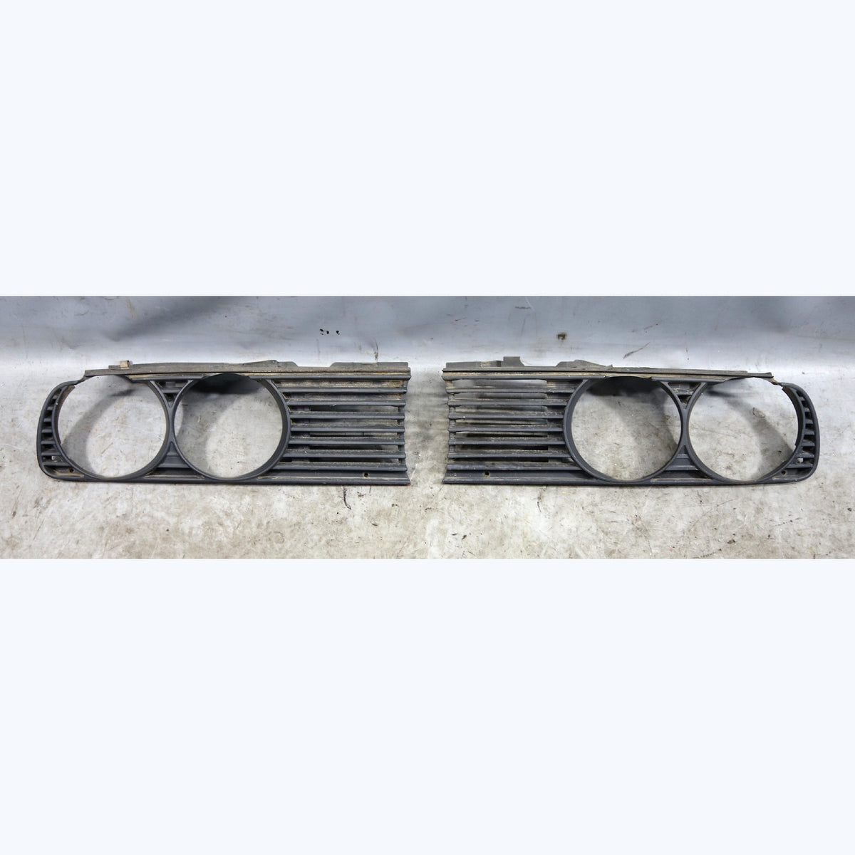 1984-1993 BMW E30 3-Series Factory Front Headlight Grille Trim Set Pair OE