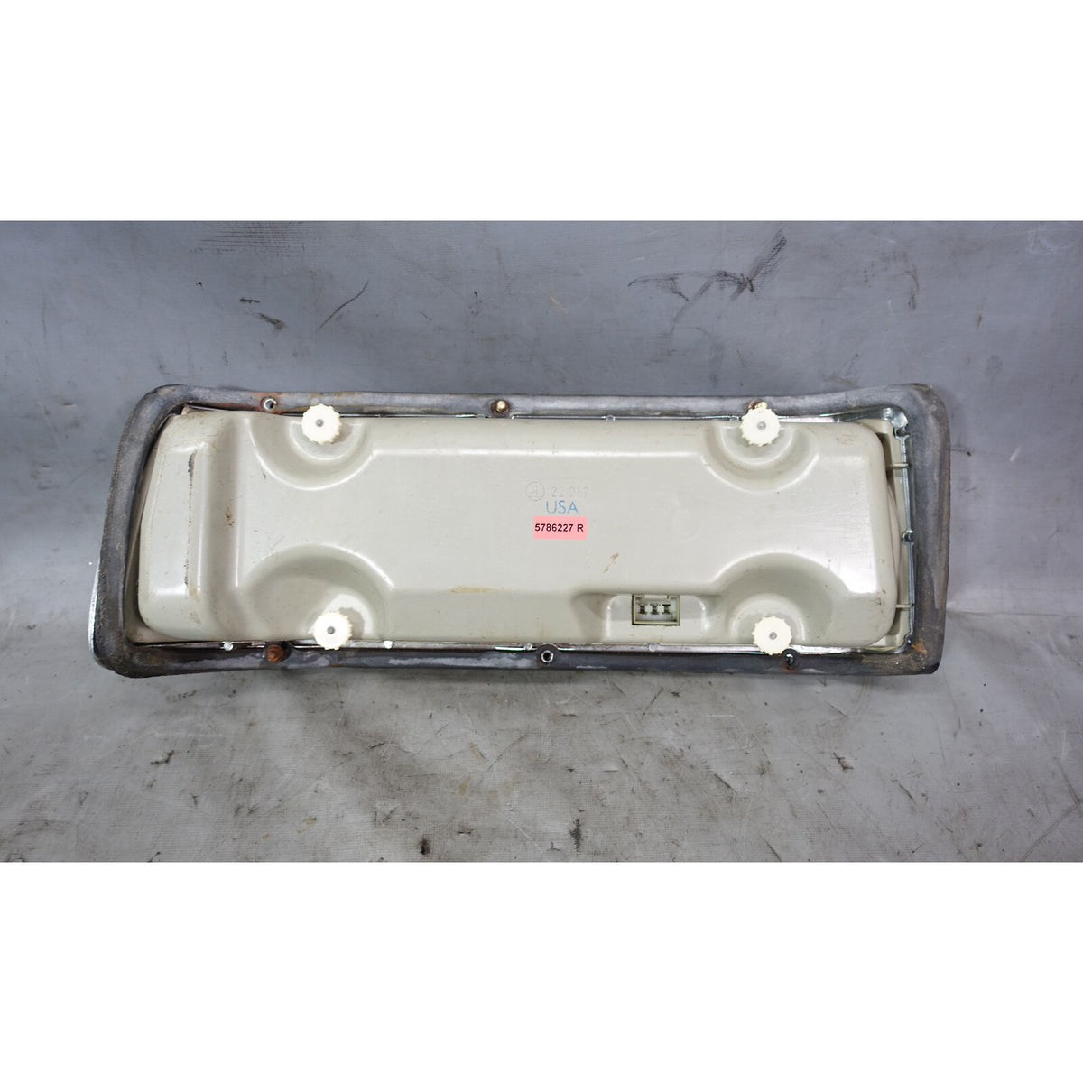 Damaged 78-87 BMW E23 7-Series Factory Right Passenger Rear Tail Light Lamp OEM