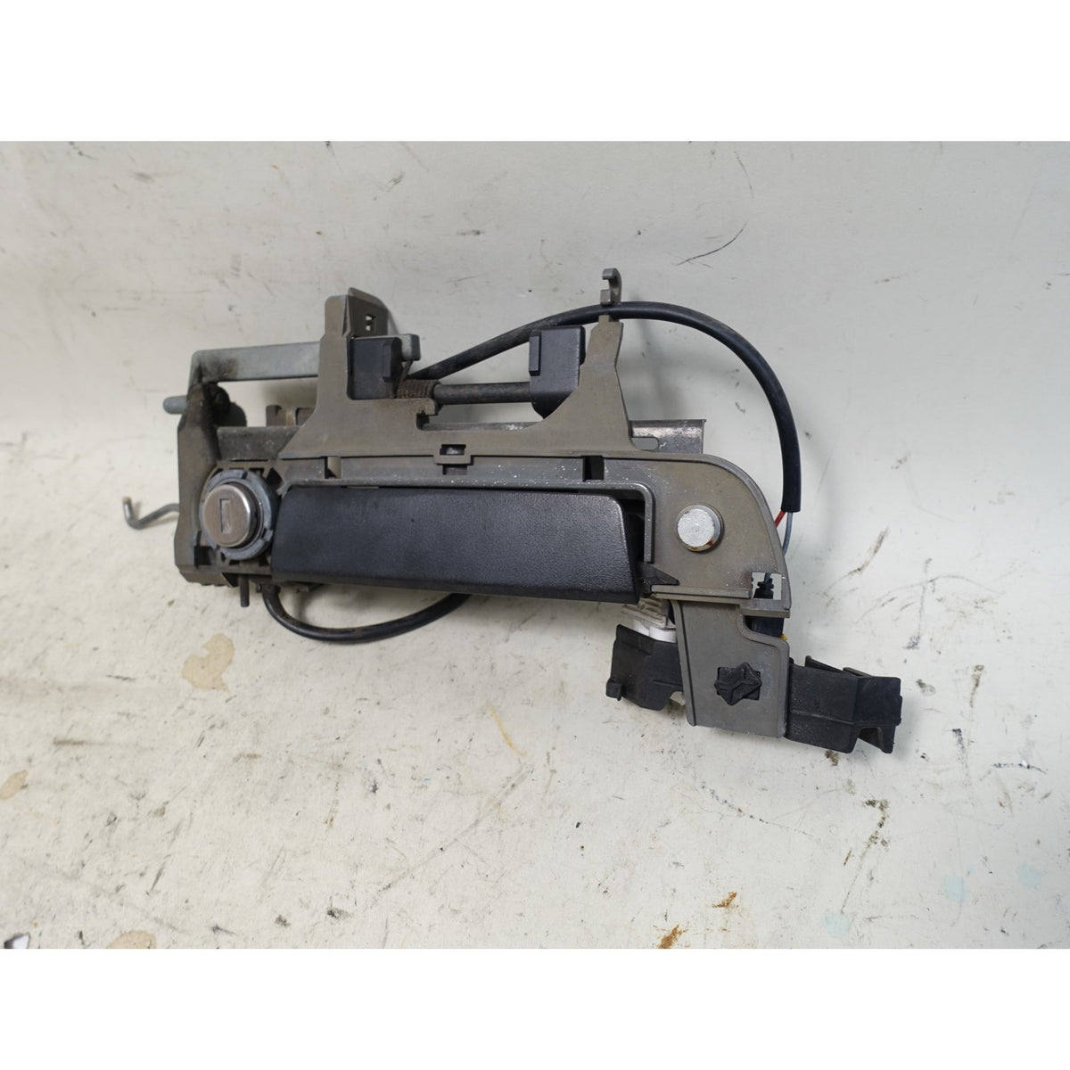 Damaged 96-99 BMW E36 Right Front Passenger Outer Door Handle Heated Lock OEM