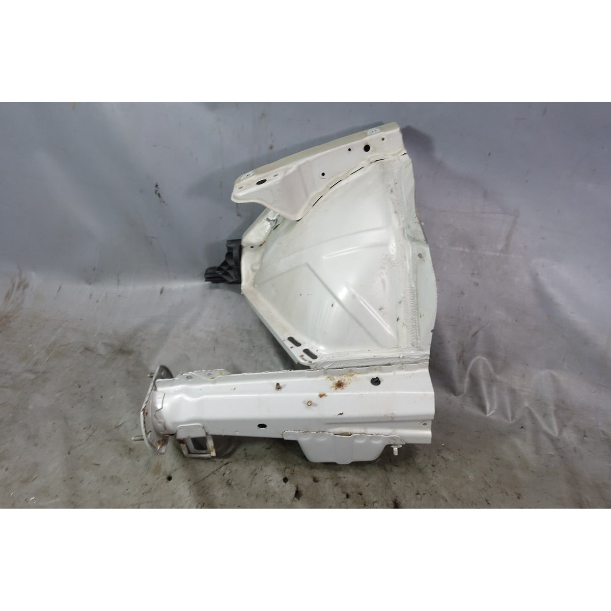 01-05 BMW E46 3-Series AWD xDrive 4dr Right Front Frame Rail Body Chop Tower OEM