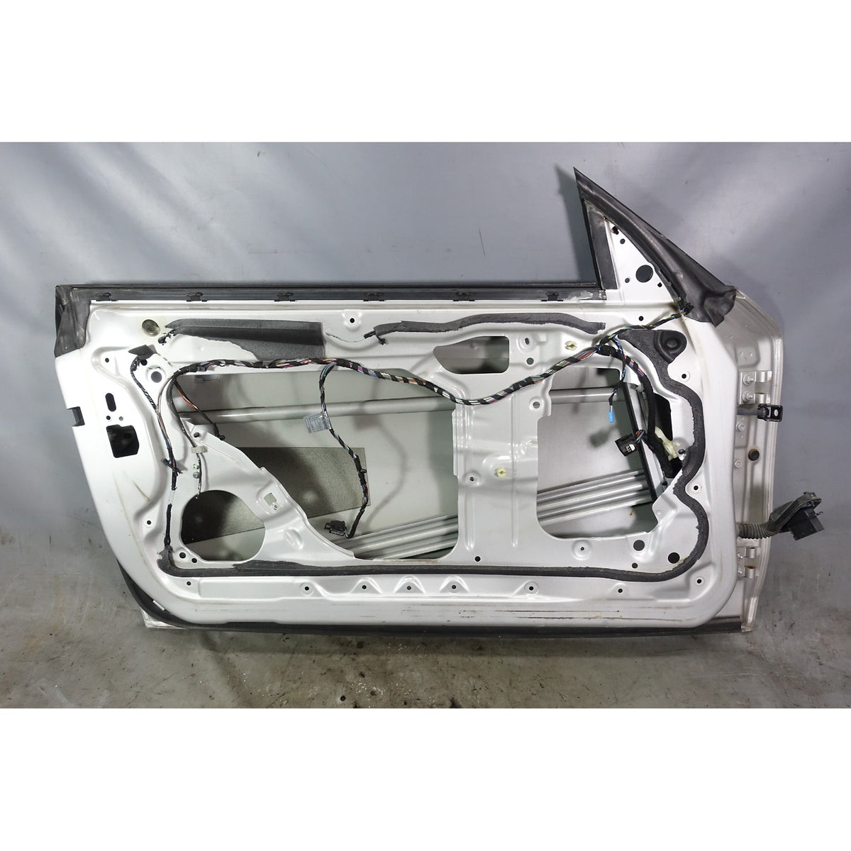 08-13 BMW E82 E88 1-Series Coupe Convertible Left Drivers Door Shell Silver OEM