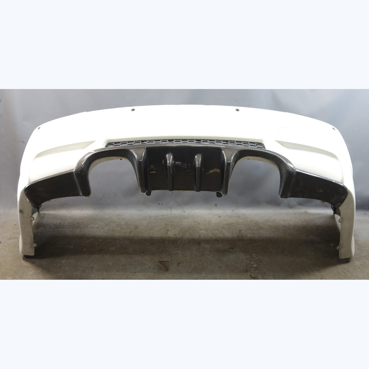 08-13 BMW E92 E93 M3 Factory Rear Bumper Cover Trim White PDC w/ Diffuser OEM