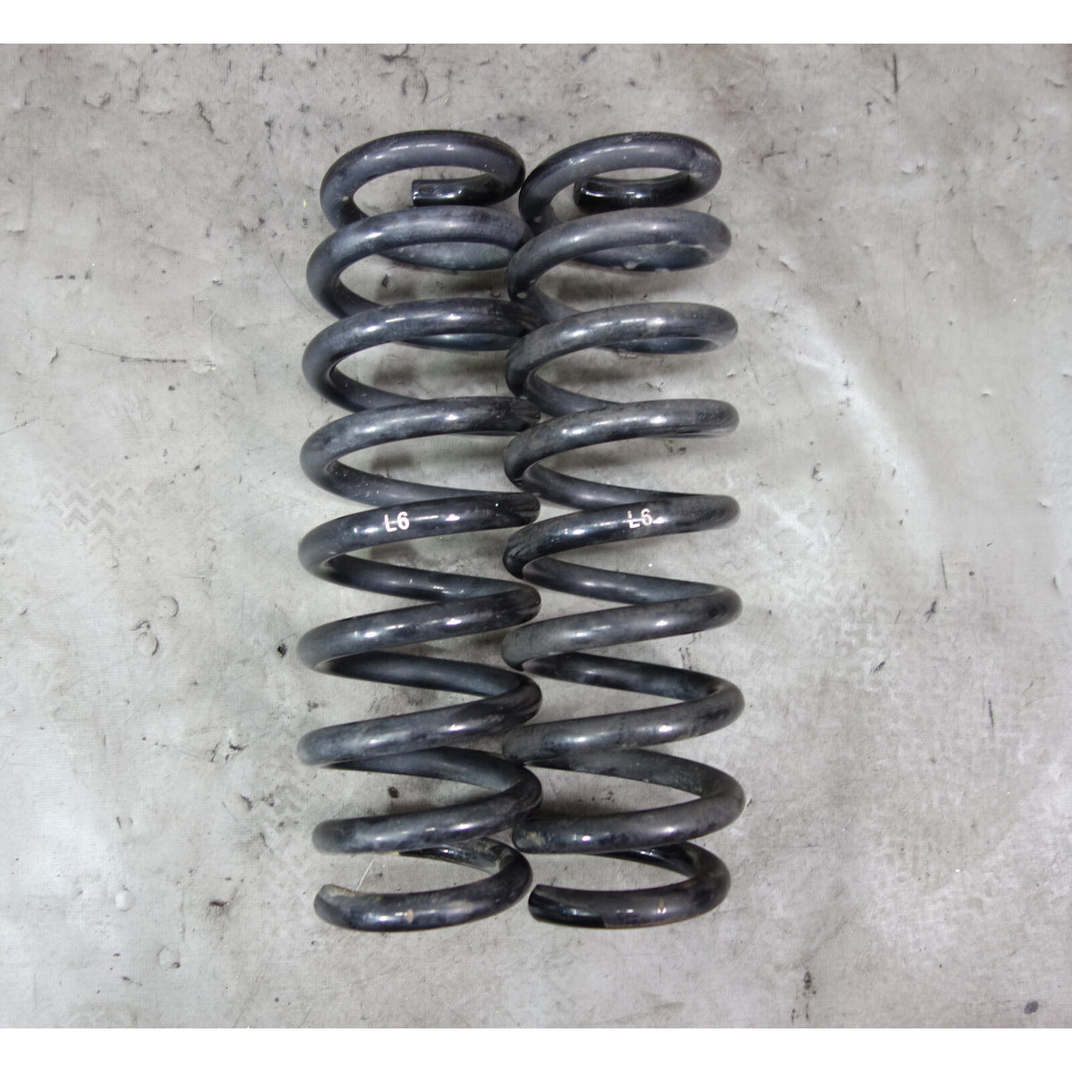 2008-2013 BMW E88 135i Convertible Factory Rear Coil Spring Pair Left Right L6