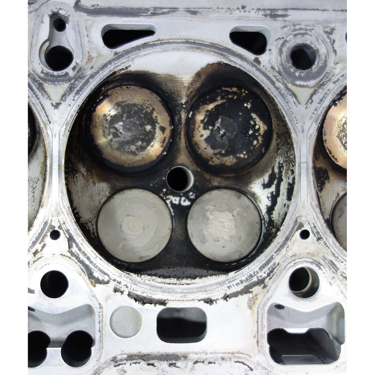 2008-2013 BMW E90 M3 S65 4.0L V8 Bank 1 Right Cylinder Head 1-4 w Valves OEM