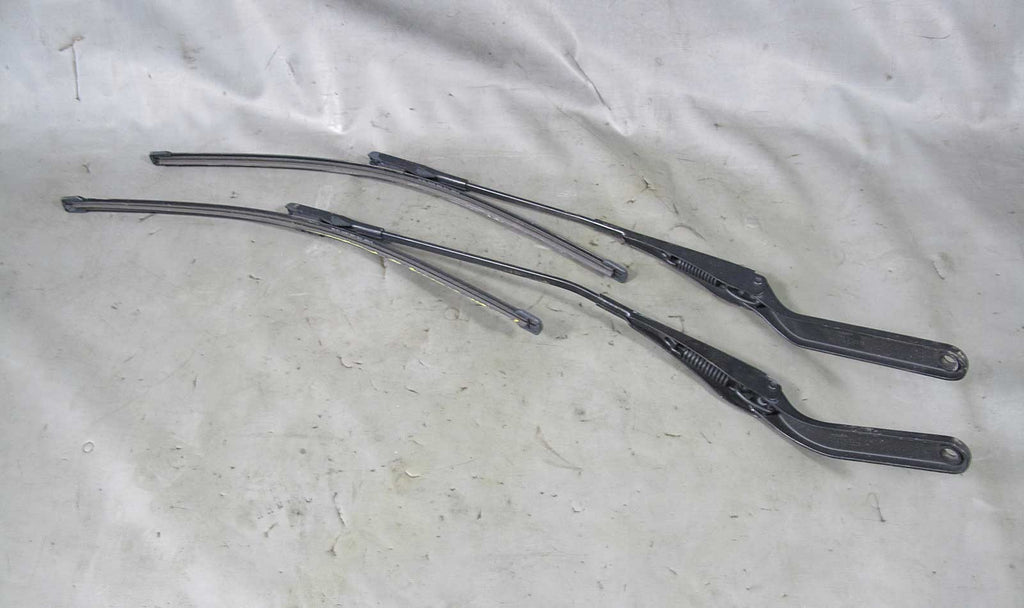 BMW E82 E88 1-Series Windshield Wiper Arm Pair Left Right Metal 2008-2013 USED
