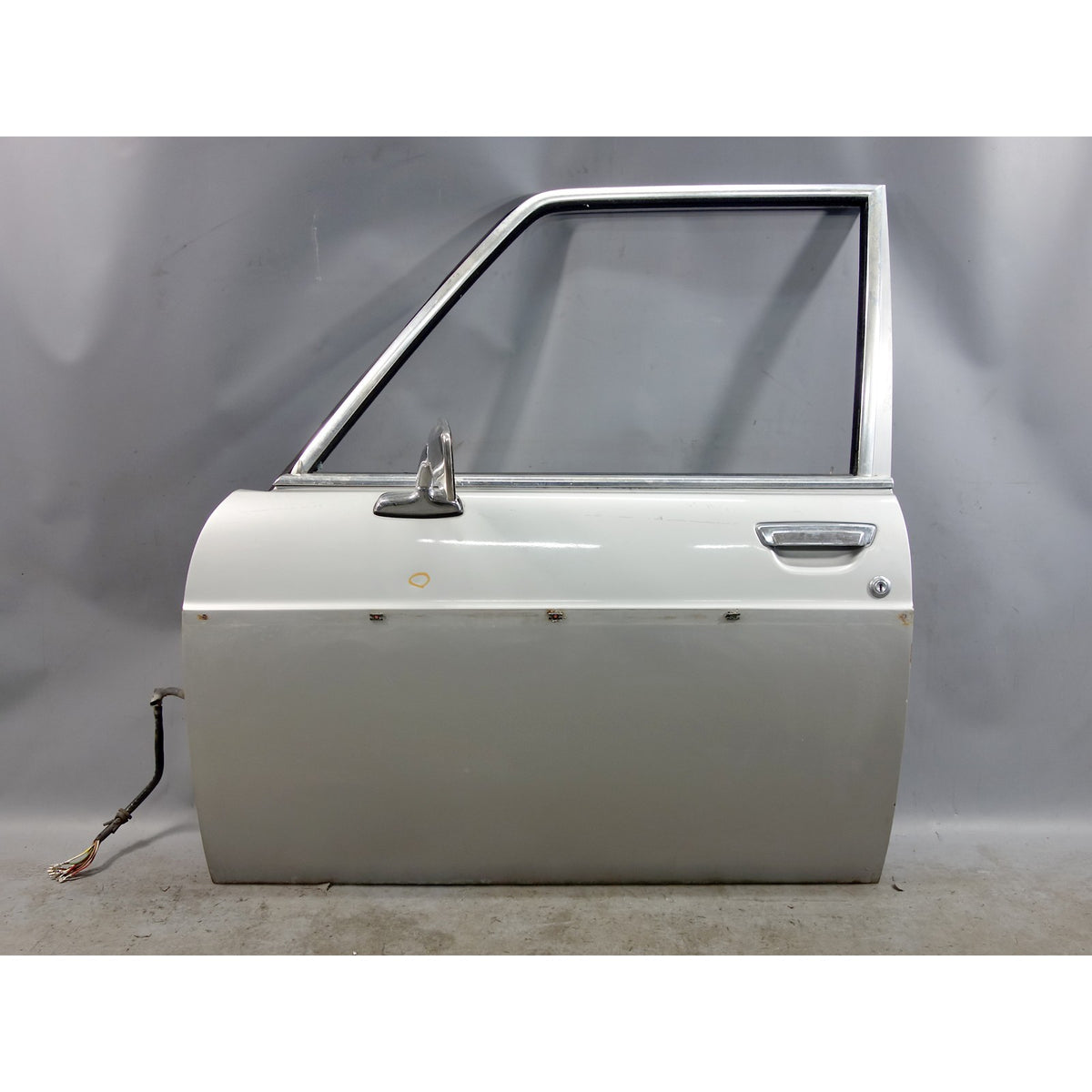 1969-1976 BMW E3 2500 2800 3.0S Bavaria Left Front Door Shell Polaris Silver OEM