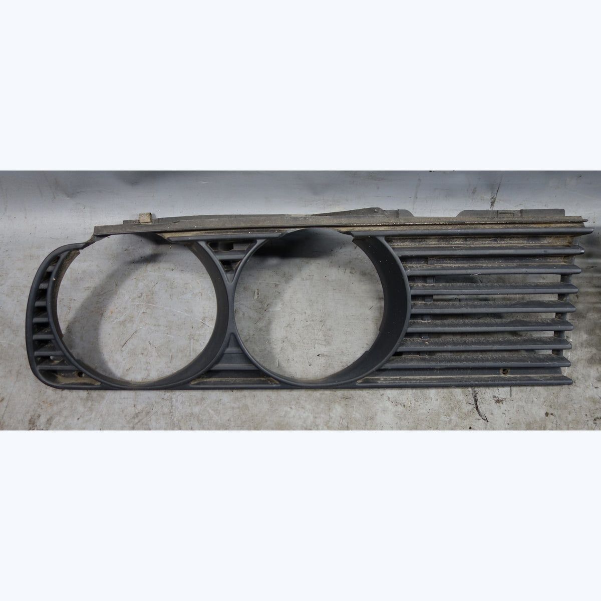 1984-1993 BMW E30 3-Series Factory Front Headlight Grille Trim Set Pair OE