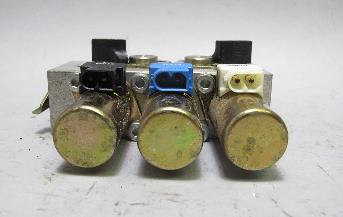 00-06 BMW E46 Convertible Folding Top Hydraulic Control Unit Solenoid Block OEM