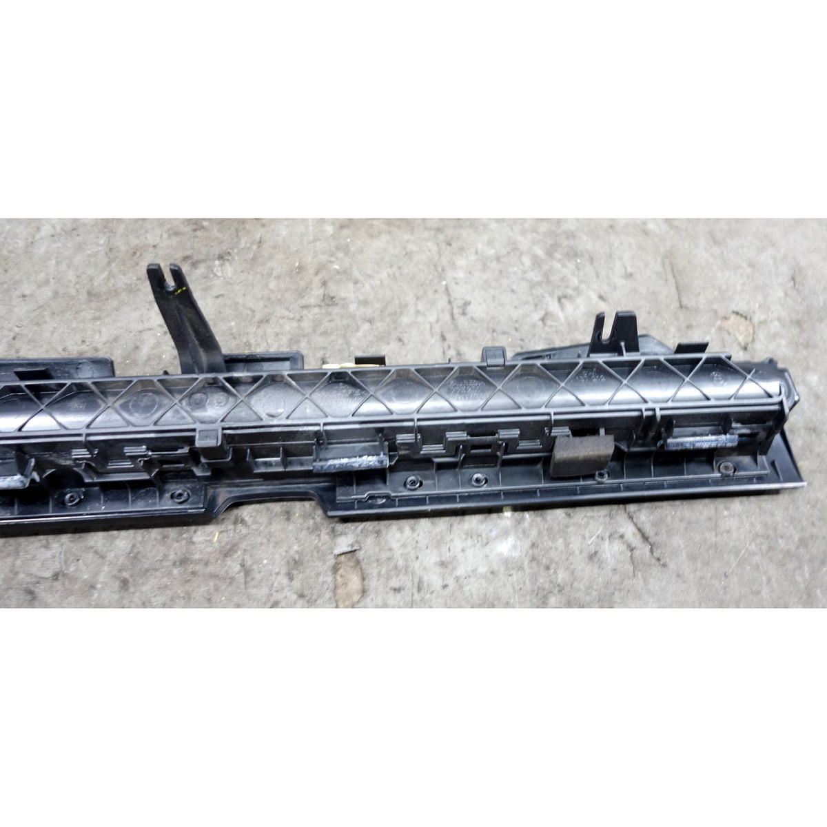 Damaged 2007-2013 BMW E70 X5 SAV Right Rear Passenger Window Roller Sun Shade OE