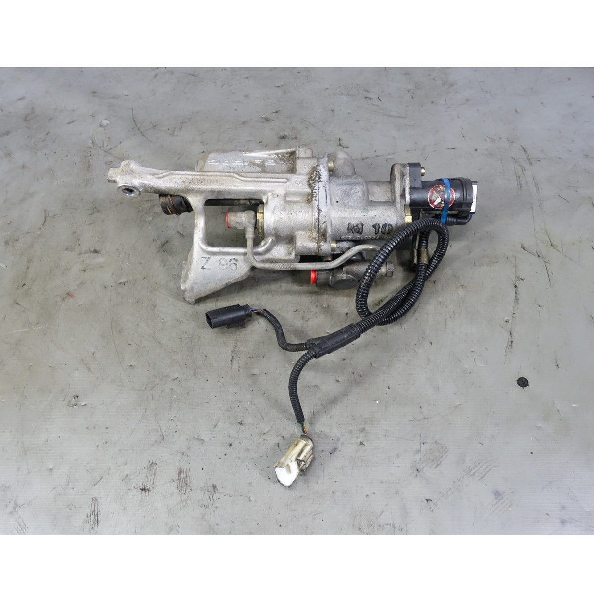 Damaged 2001-2006 BMW E46 M3 SMG Transmission Actuator Shifter Getrag OEM
