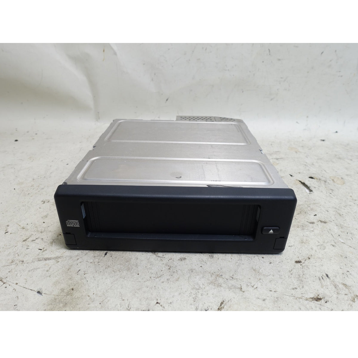 2004-2005 BMW E63 E64 6-Series Factory 6-Disc CD Changer OEM