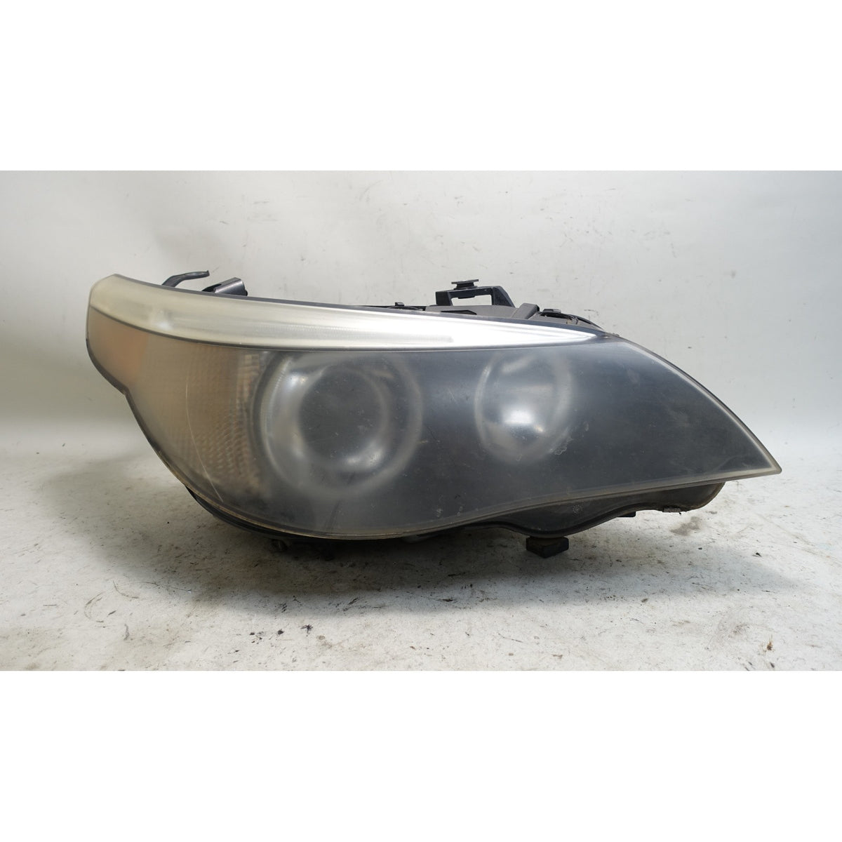2005-2007 BMW E60 5-Series Right Xenon Adaptive Headlight Lamp Passenger OEM