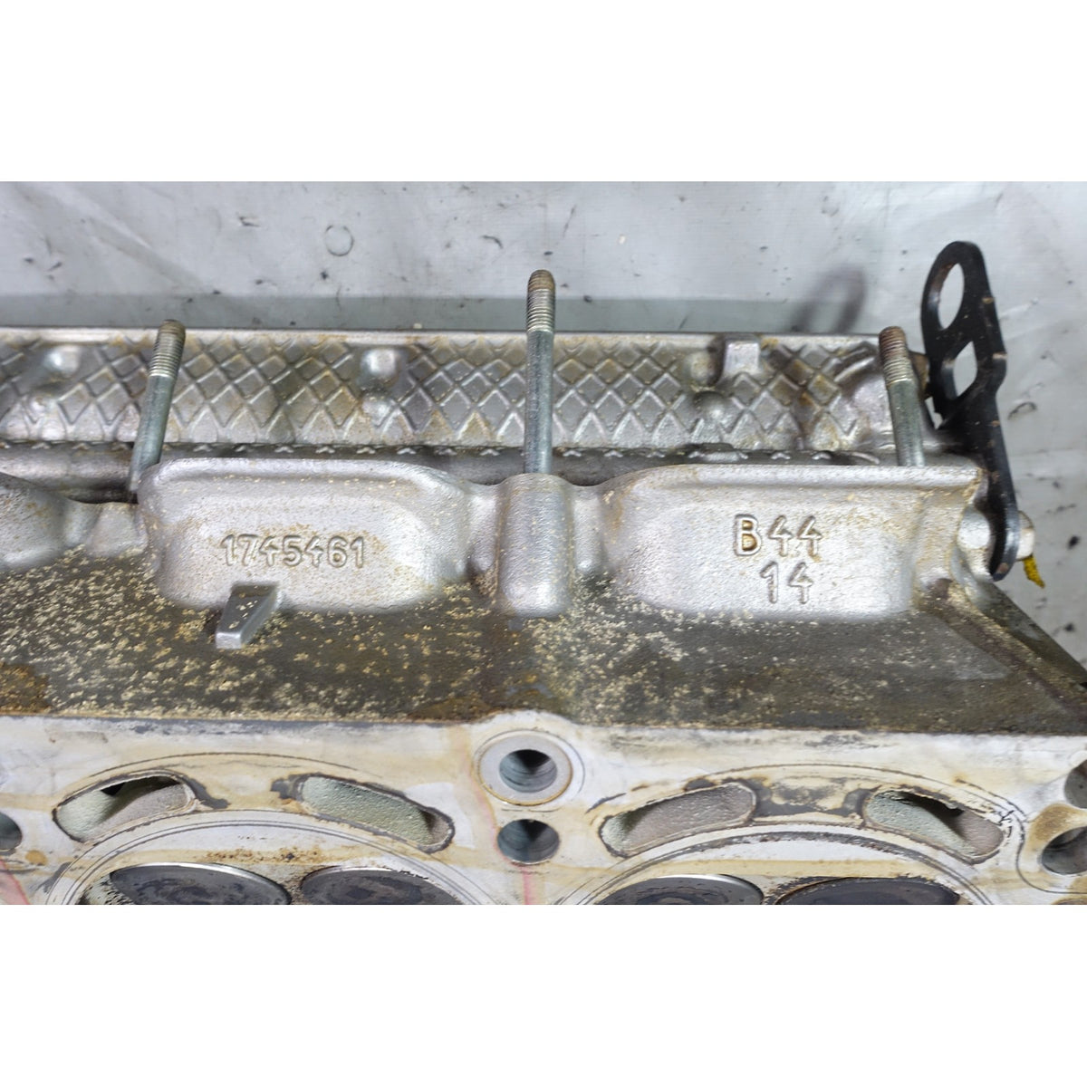 1999-2003 BMW E38 740 E39 540 M62TU 4.4L Right Bank 1 Cylinder Head 1-4 OE