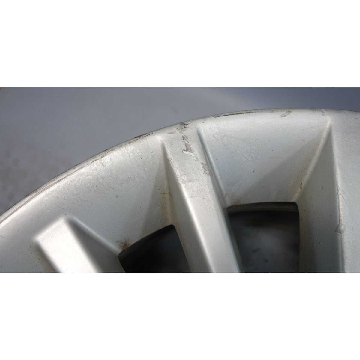 Damaged 06-11 BMW E90 E92 3-Series 17x8 Style 284 Factory Wheel Rim OEM