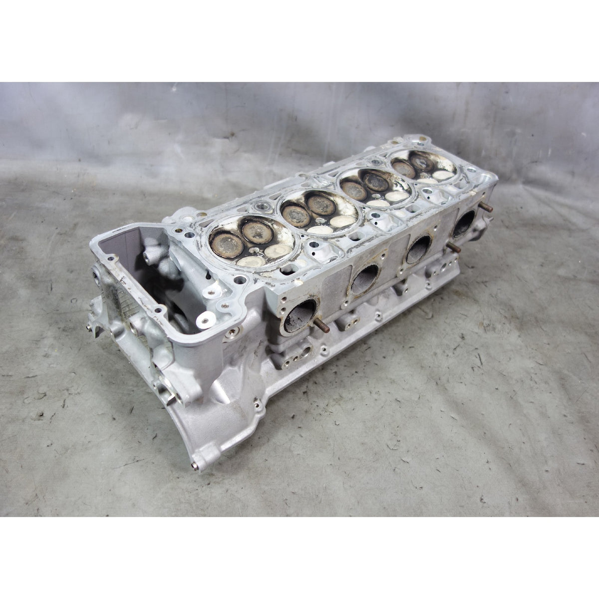 2008-2013 BMW E90 M3 S65 4.0L V8 Bank 1 Right Cylinder Head 1-4 w Valves OEM