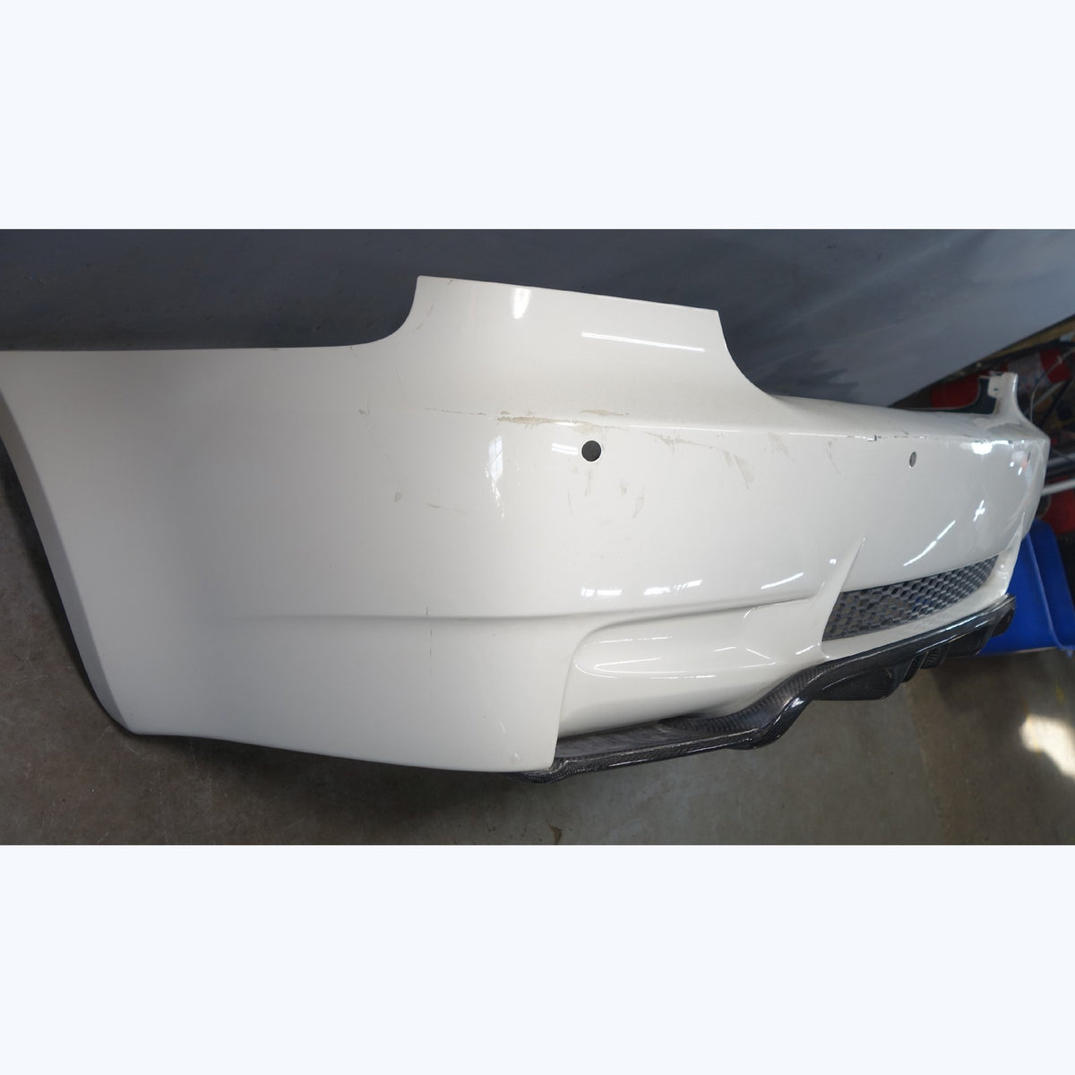 08-13 BMW E92 E93 M3 Factory Rear Bumper Cover Trim White PDC w/ Diffuser OEM