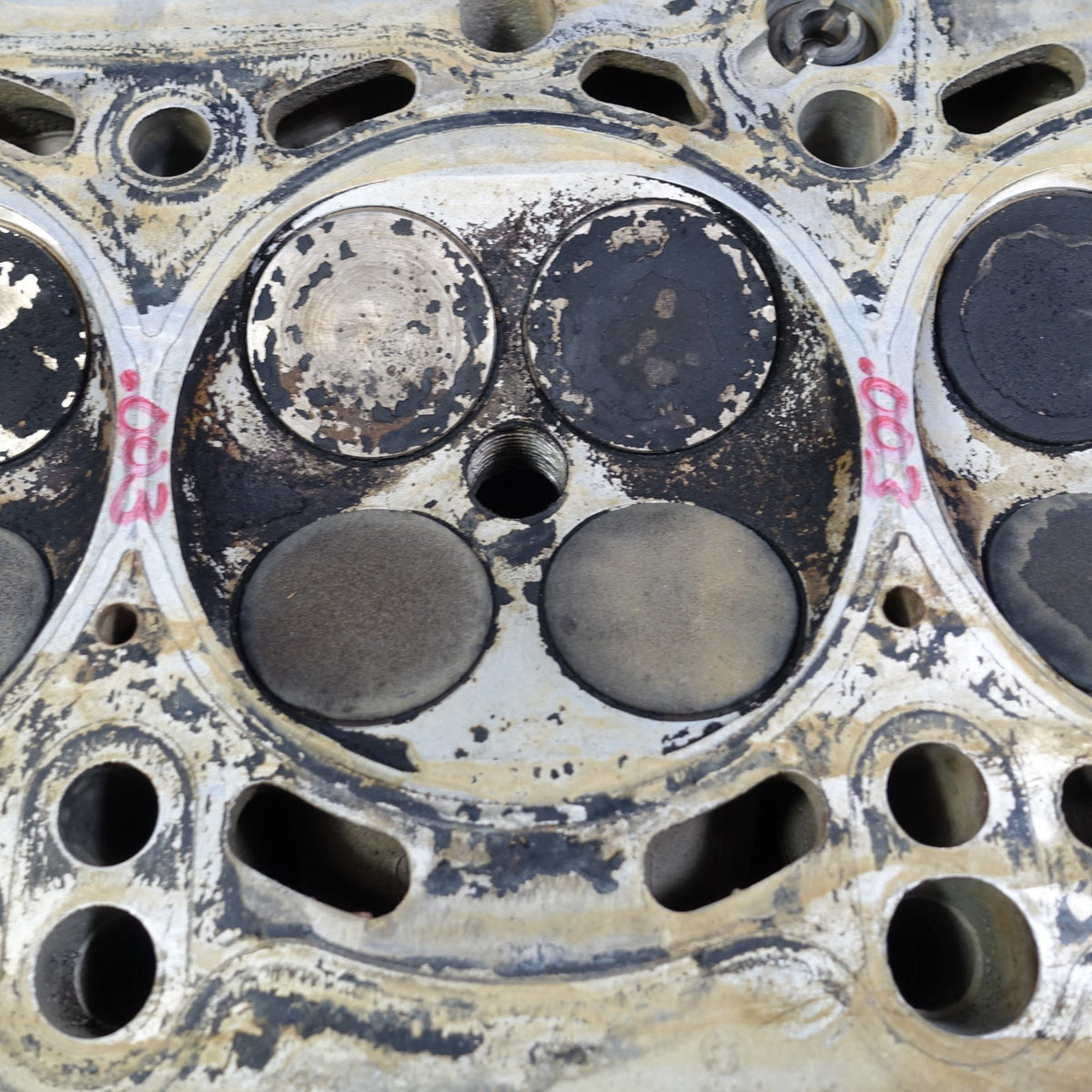 Damaged BMW E46 E39 Z3 M52TU M54 2.5L 3.0L 6-Cyl Engine Cylinder Head 793 OEM