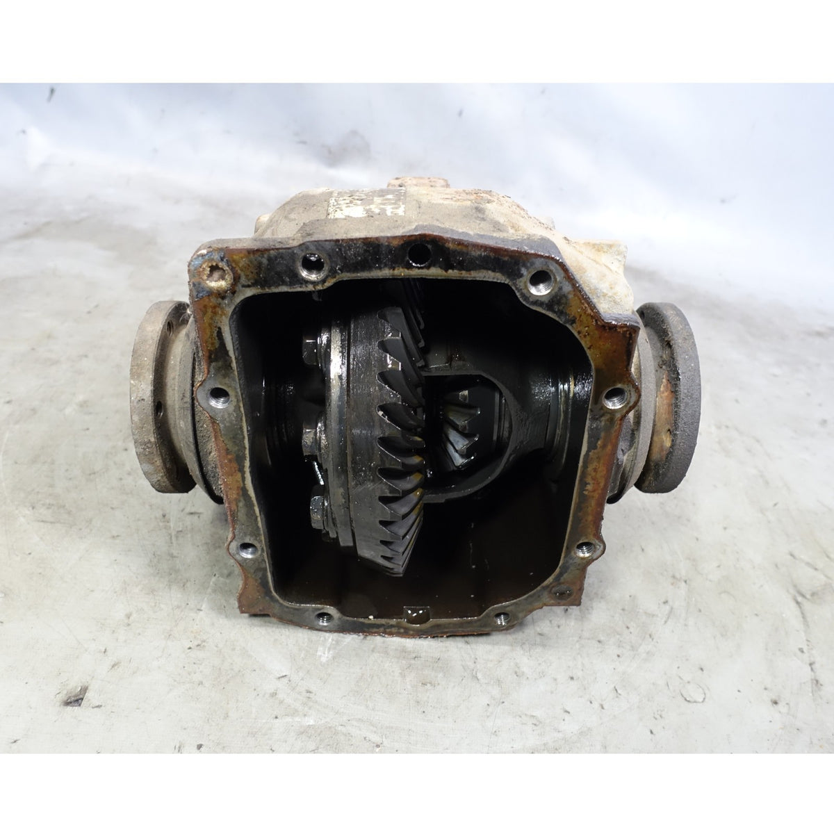 01-06 BMW E46 330Ci 330i Rear Differential Final Drive Carrier 3.38 Auto OEM