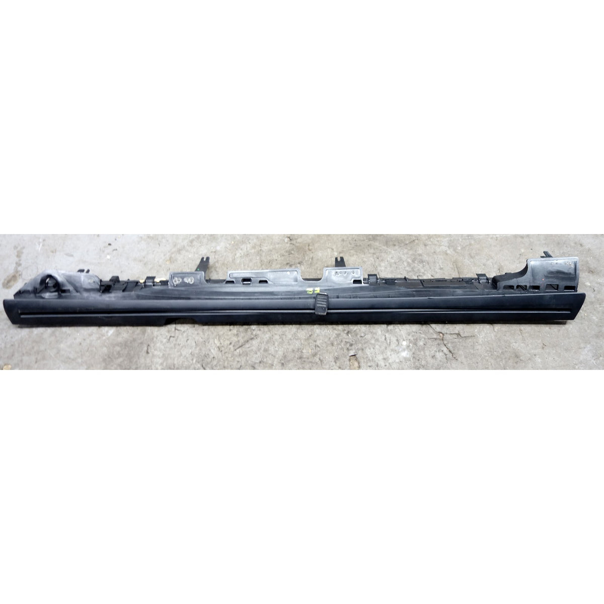 Damaged 2007-2013 BMW E70 X5 SAV Right Rear Passenger Window Roller Sun Shade OE