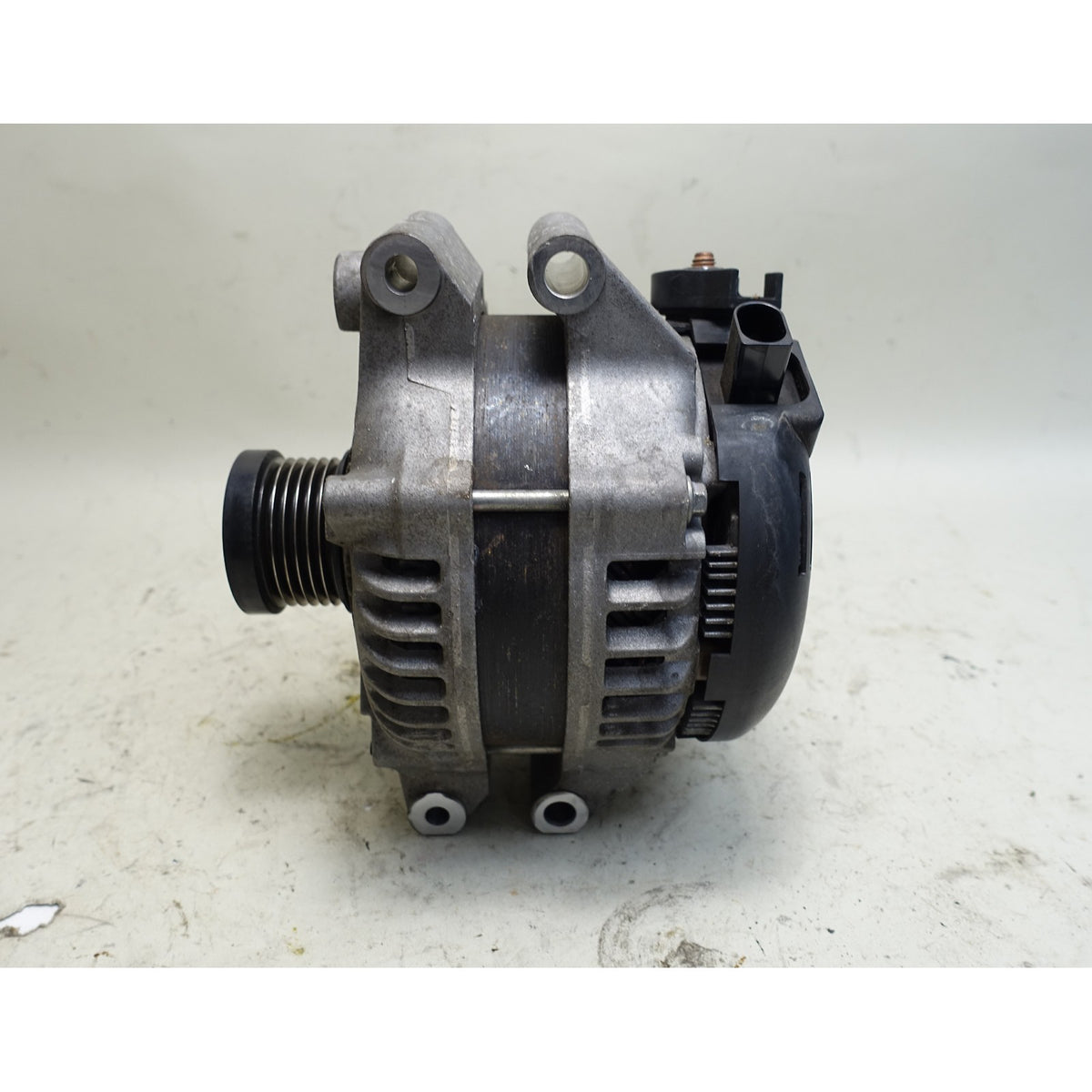 09-11 BMW E89 Z4 sDrive30i N52 6-Cyl Factory Denso Alternator Generator 170A OEM