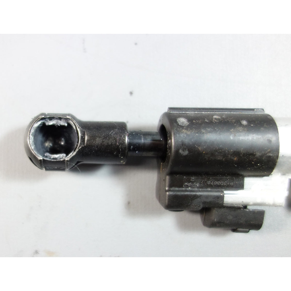 2015-2017 BMW F23 2-Series Convertible Right Tensioning Rod Hydraulic Cylinder