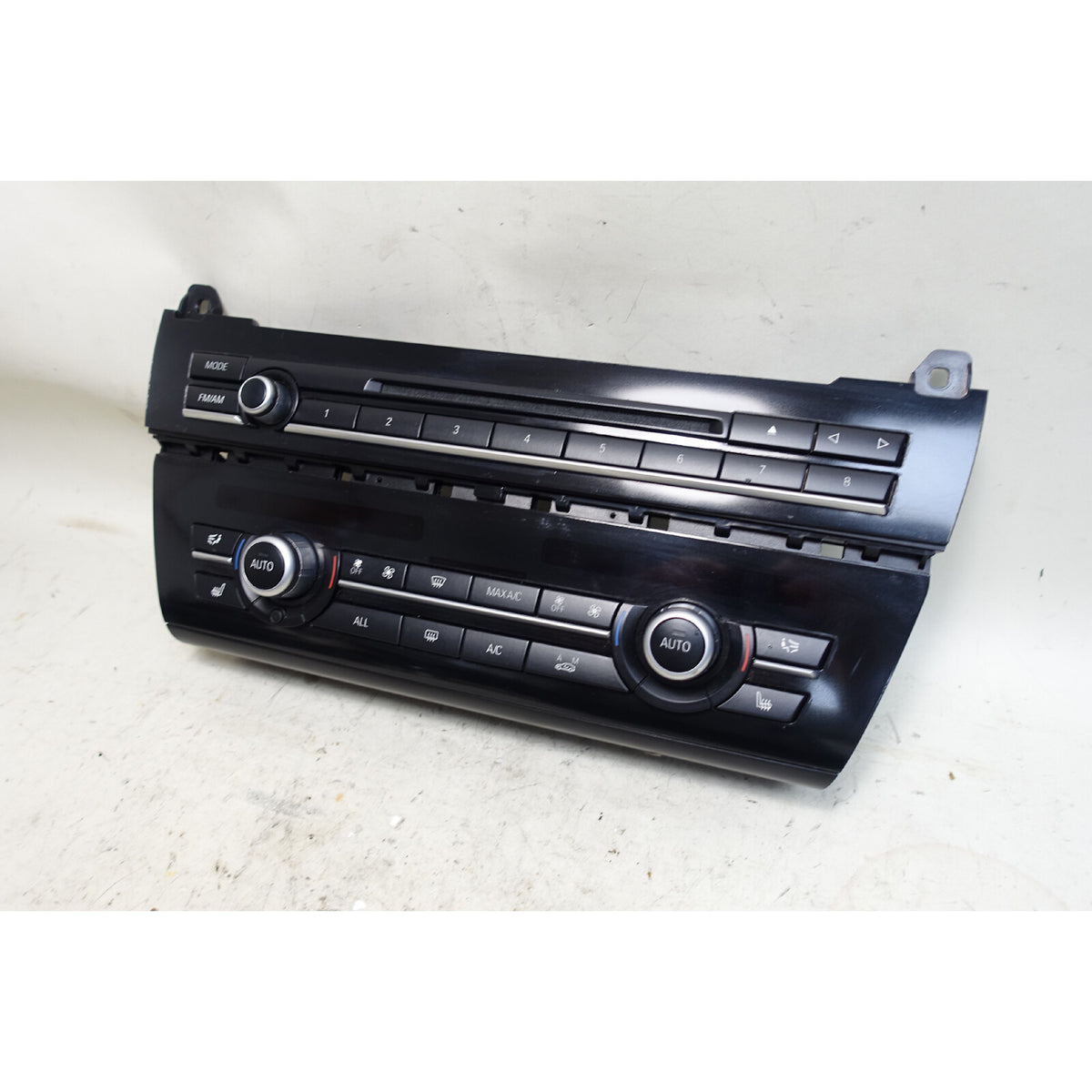 Damaged 11-16 BMW F10 5-Series Automatic Climate Control w Radio Head Unit