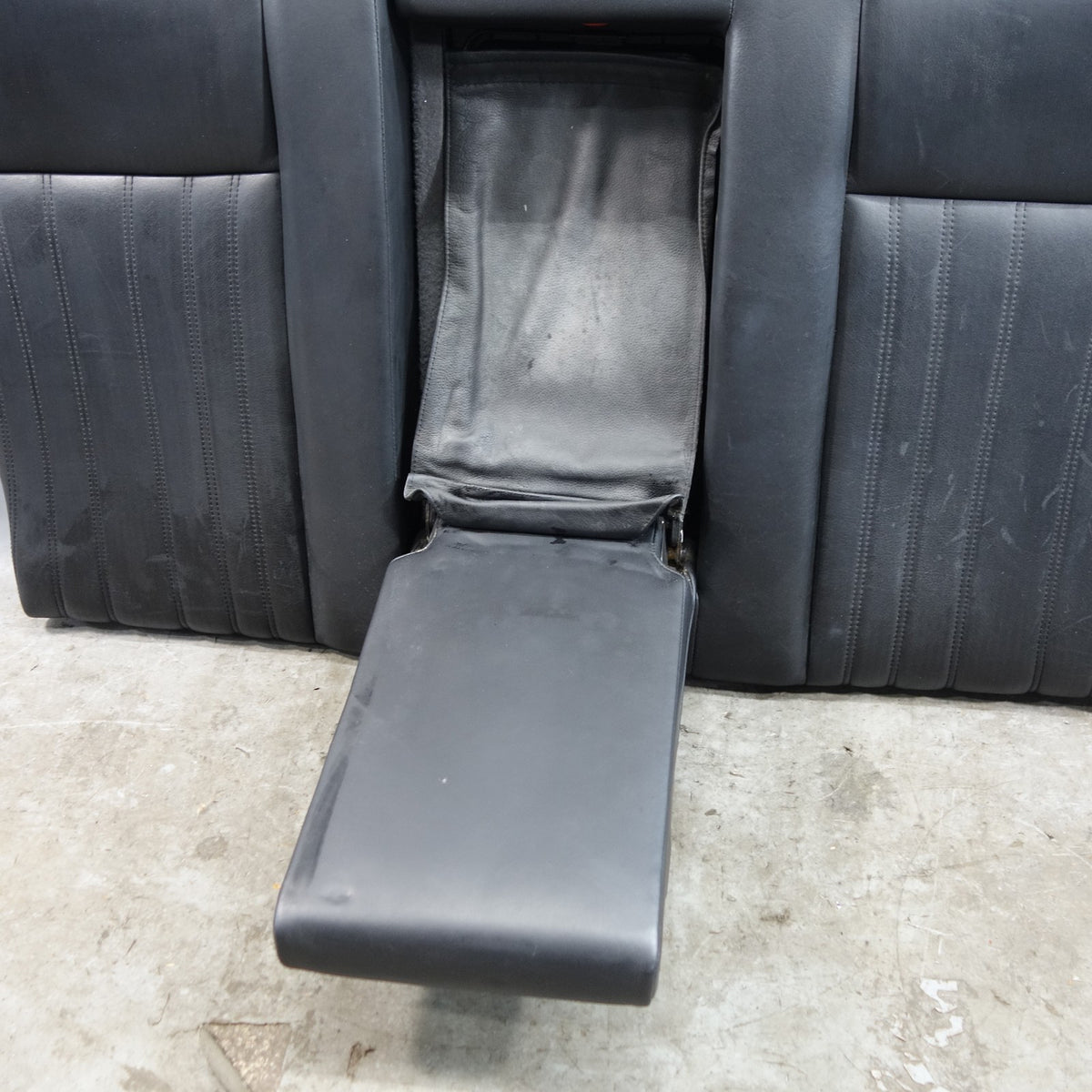 Damaged 2000-2003 BMW E39 M5 Folding Rear Seat Backrest Black Heritage Nappa OEM