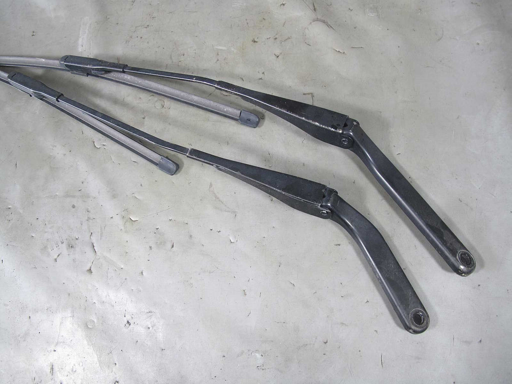 BMW E82 E88 1-Series Windshield Wiper Arm Pair Left Right Metal 2008-2013 USED