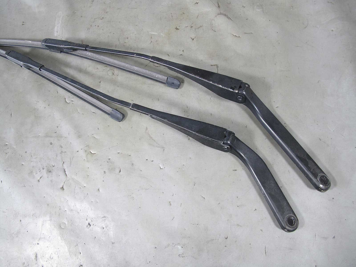 BMW E82 E88 1-Series Windshield Wiper Arm Pair Left Right Metal 2008-2013 USED