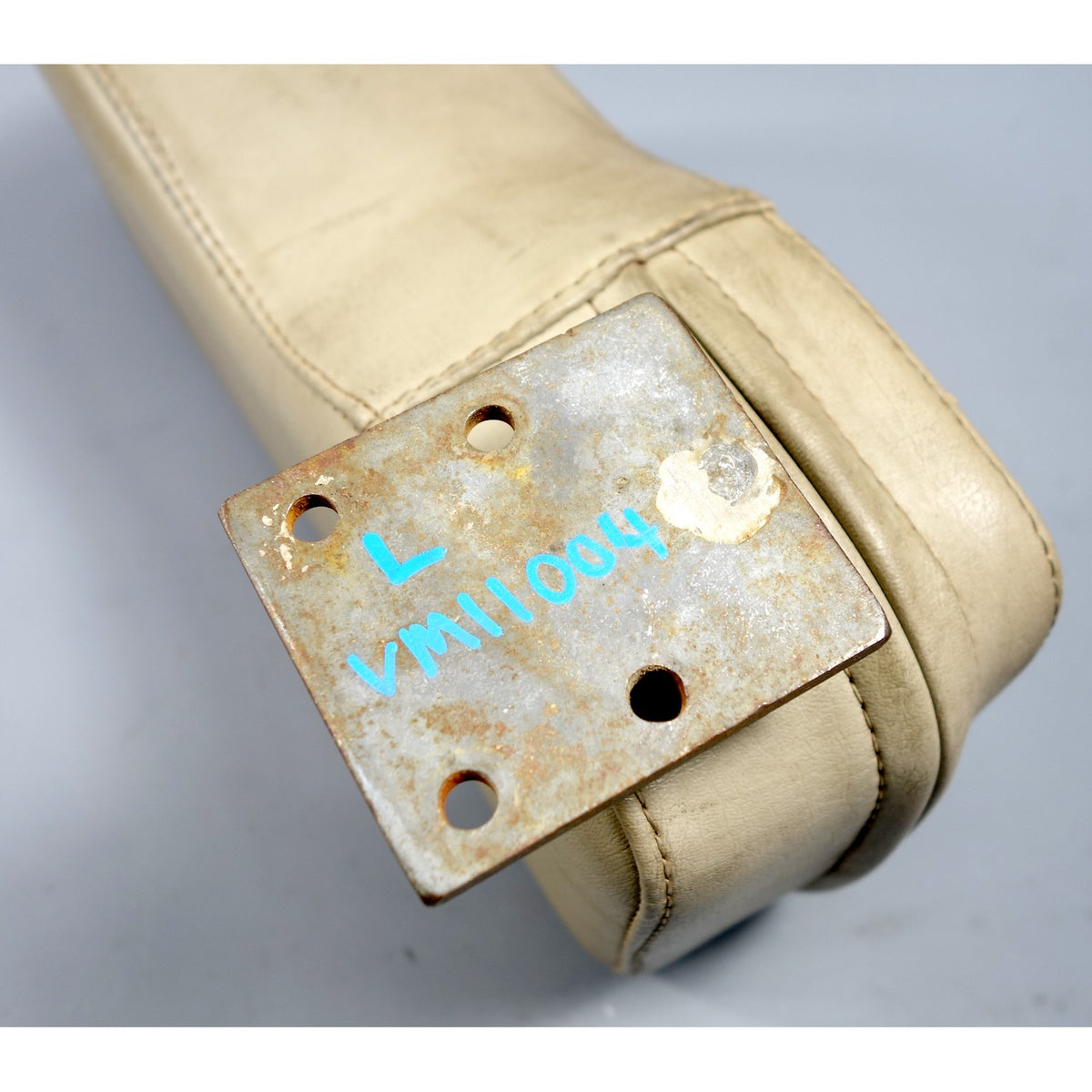 1985-1991 BMW E30 3-Series Front Left Drivers Seat Armrest Pearl Beige Leather