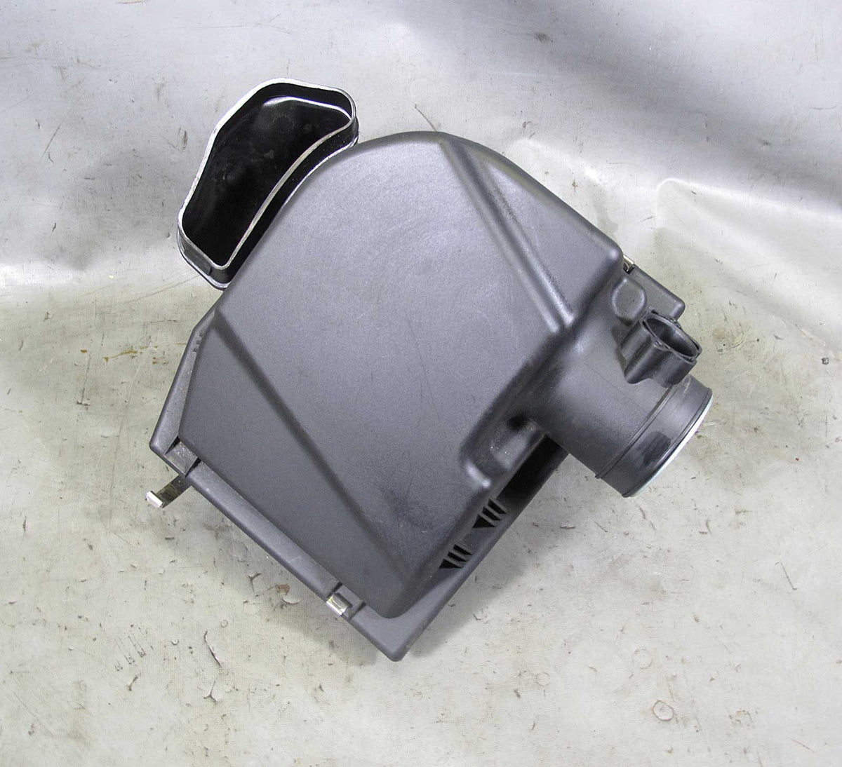 BMW E83 X3 SAV N52 Late Model Air Filter Intake Housing Muffler 2007-2010 USED