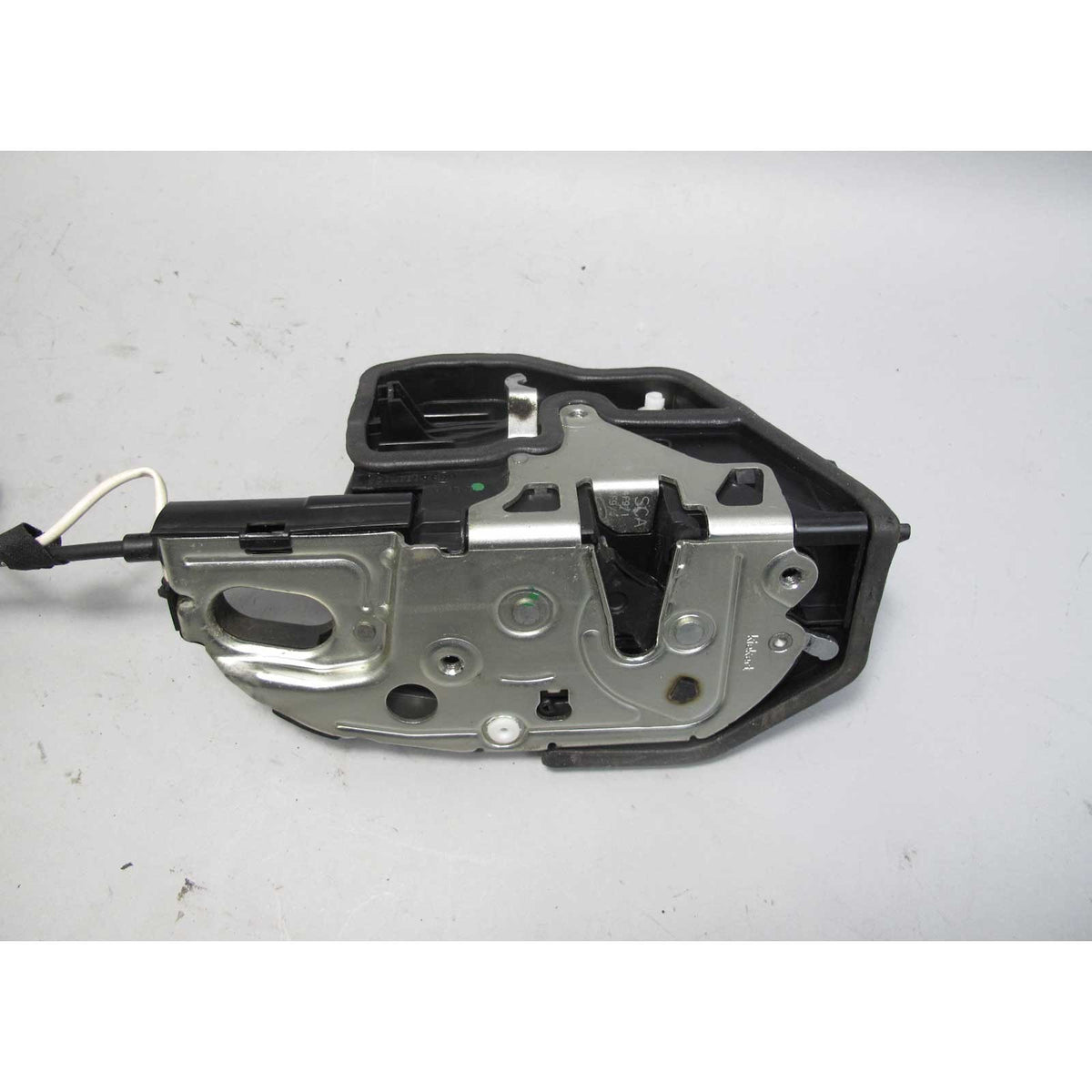 09-16 BMW F10 5-Series F01 Right Front Passenger Soft Close Auto Door Latch OEM