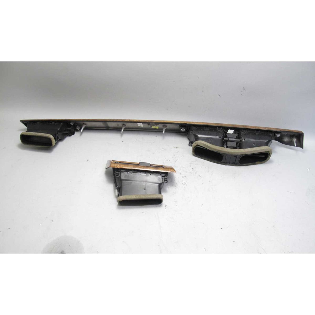 BMW E60 5-Series E61 Front Interior Dash Wood trim Pair Light Poplar w Vents OEM