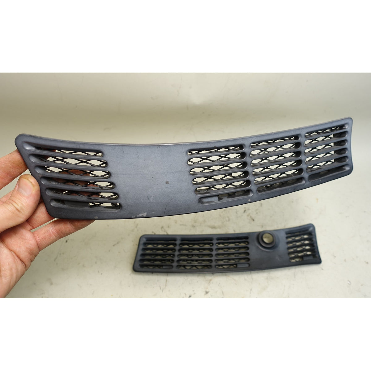 1984-1993 BMW E30 3-Series Air Inlet Cowl Hood Intake Grille Pair Left Right OEM