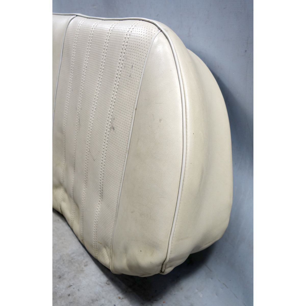 1984-1985 BMW E28 5-Series Rear Seat Bottom Bench Pad Pearl Beige Vinyl OEM