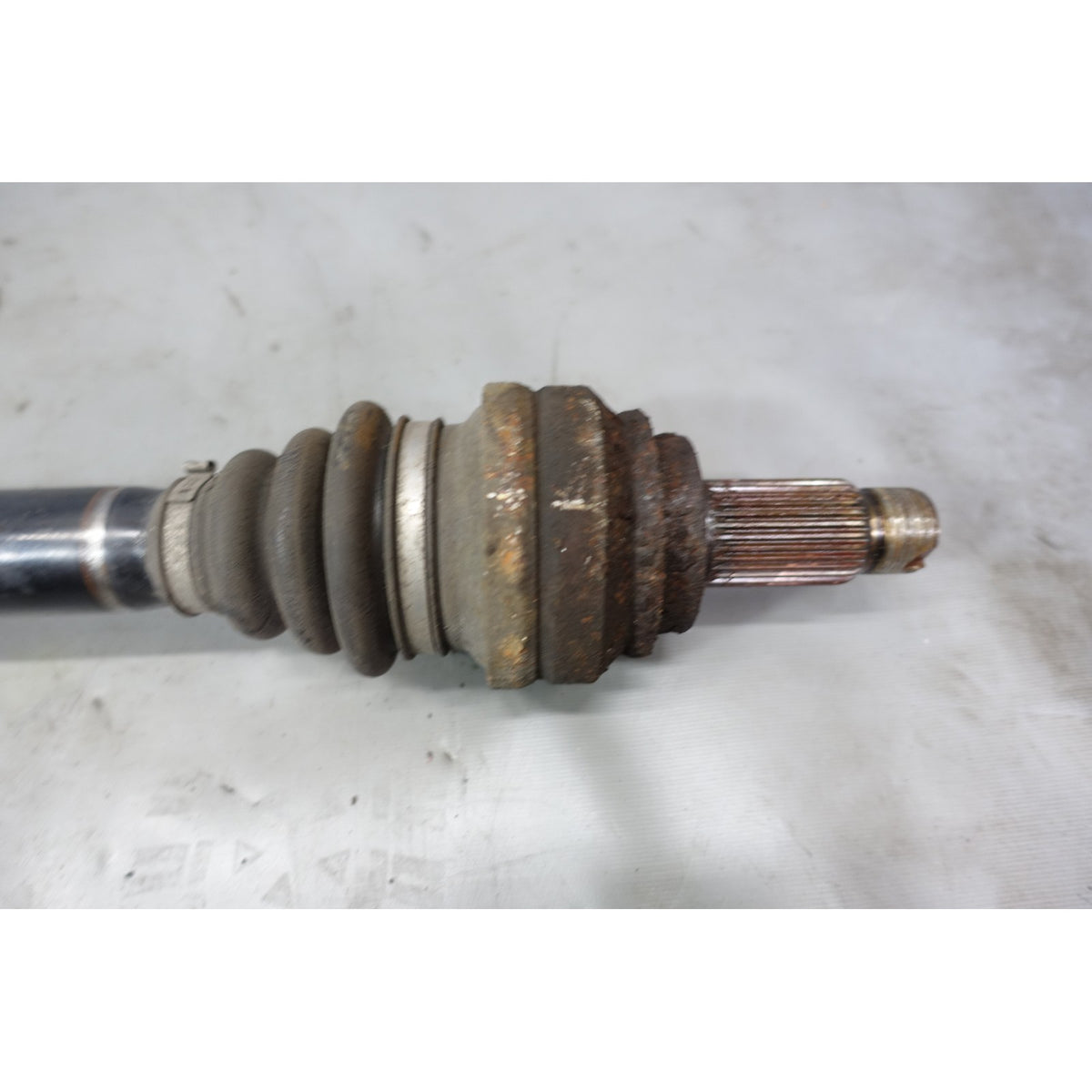 Damaged 2006-2013 BMW E82 E90 E92 3-Series Right Rear Axle Output Shaft CV